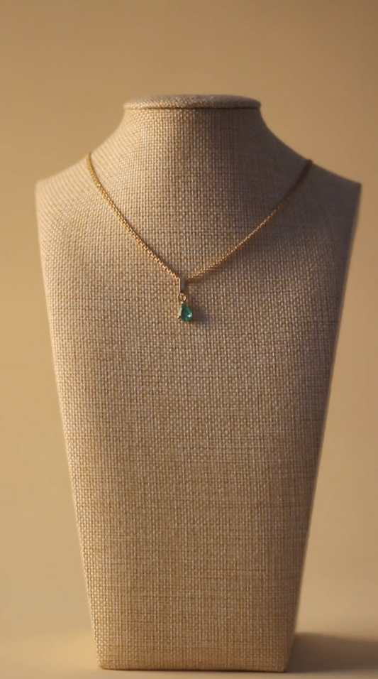 18 k gold emerald necklace